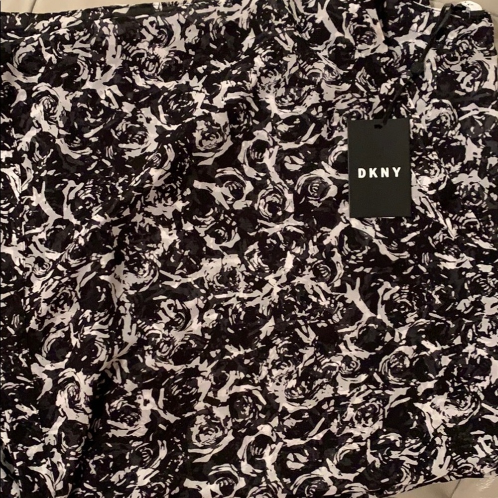 DKNY
Floral-Print Coverup - Picture 7 of 7